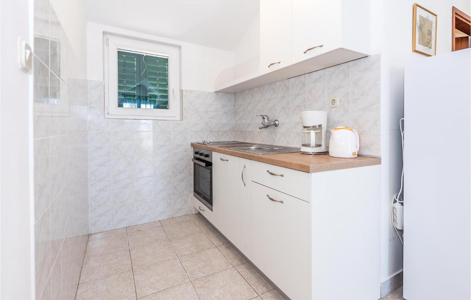 Awesome Apartment In Jezera With Kitchen 외부 사진