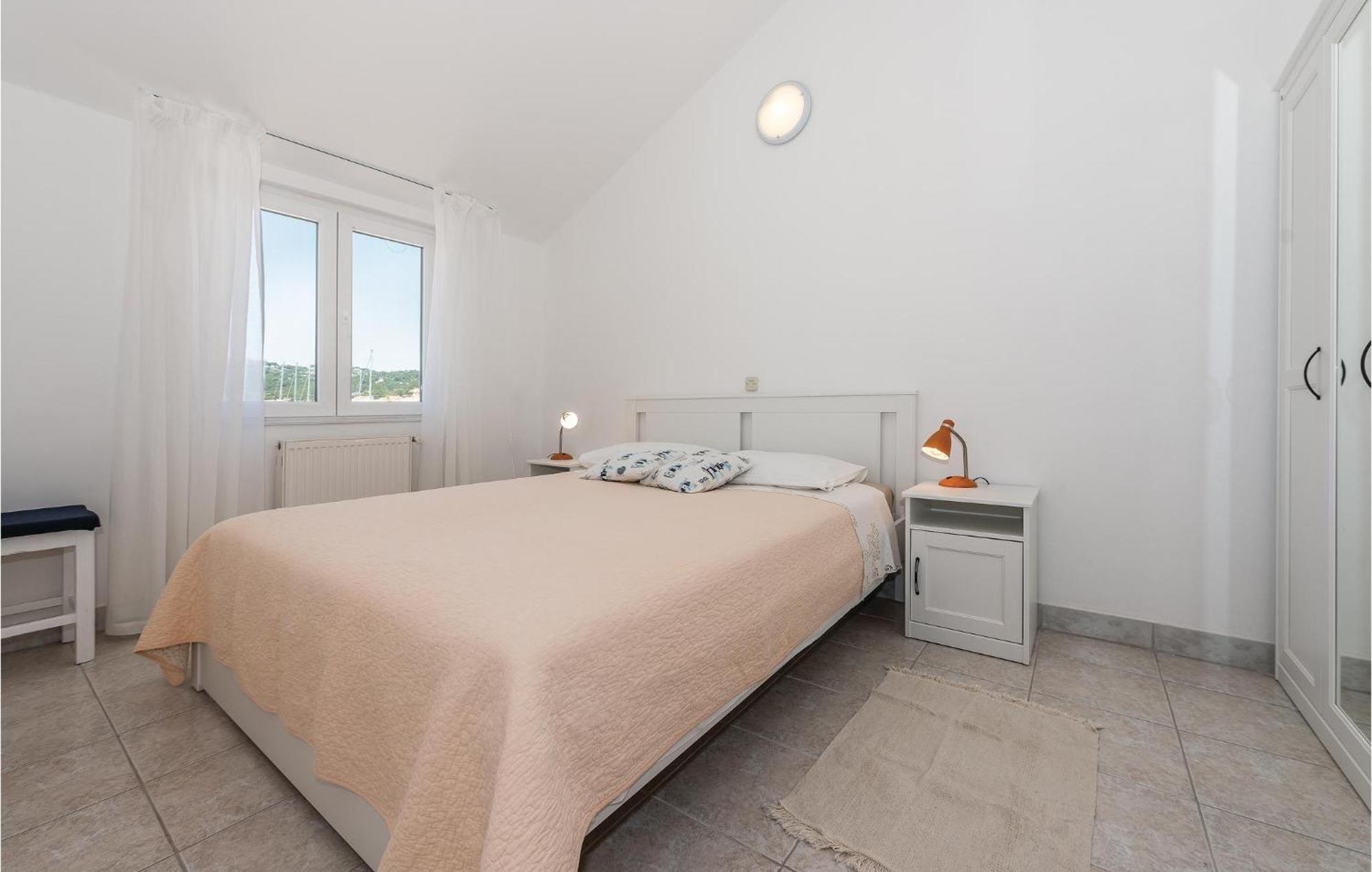 Awesome Apartment In Jezera With Kitchen 외부 사진