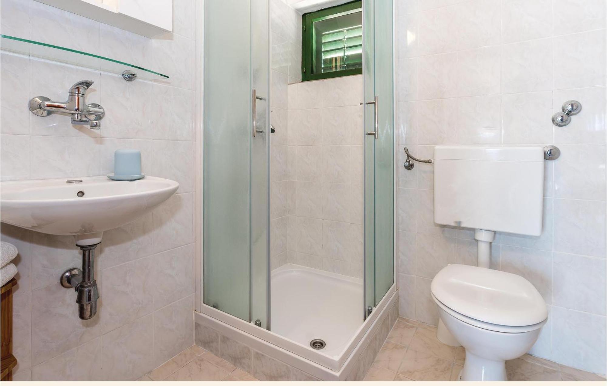 Awesome Apartment In Jezera With Kitchen 외부 사진