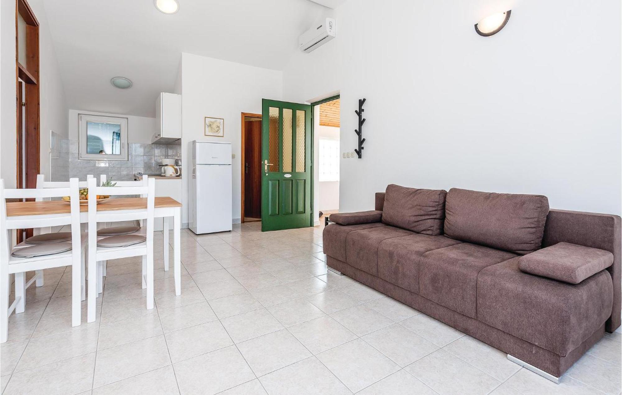 Awesome Apartment In Jezera With Kitchen 외부 사진